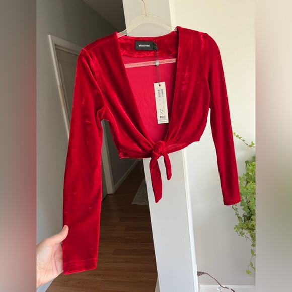 MINKPINK Red Midnight Hour Velvet Long Sleeve Front Tie Crop Top NWT - Picture 5 of 7